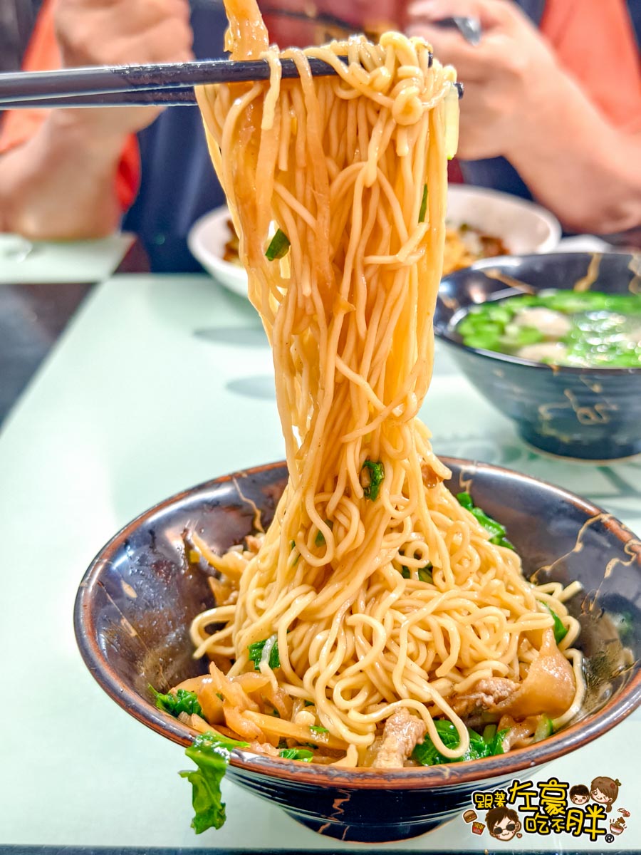 榨菜肉絲麵,老山東蒸餃麵食捲餅,老山東蒸餃麵食捲餅菜單,蘿蔔絲餅,酸辣湯,高雄小吃,高雄麵店推薦,鳳山小吃,鳳山美食,麻醬麵