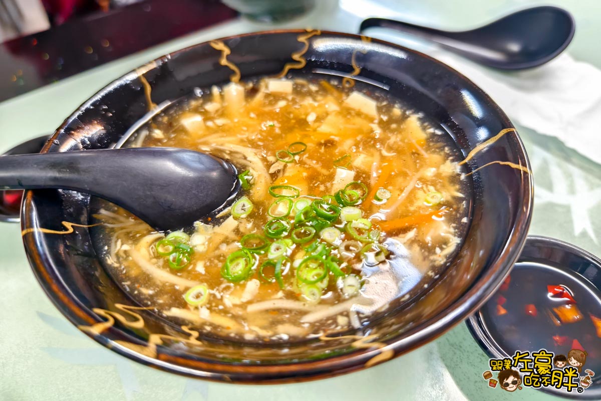 榨菜肉絲麵,老山東蒸餃麵食捲餅,老山東蒸餃麵食捲餅菜單,蘿蔔絲餅,酸辣湯,高雄小吃,高雄麵店推薦,鳳山小吃,鳳山美食,麻醬麵