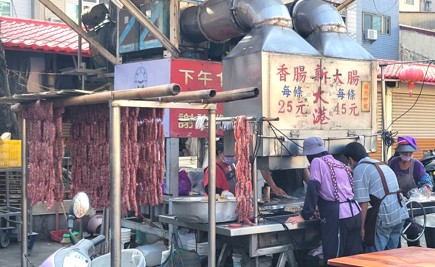 保安宮廣場香腸,保安宮香腸,新大港大腸香腸,新大港大腸香腸菜單,高雄小吃,高雄必吃,高雄新大港大腸香腸,高雄美食,高雄香腸