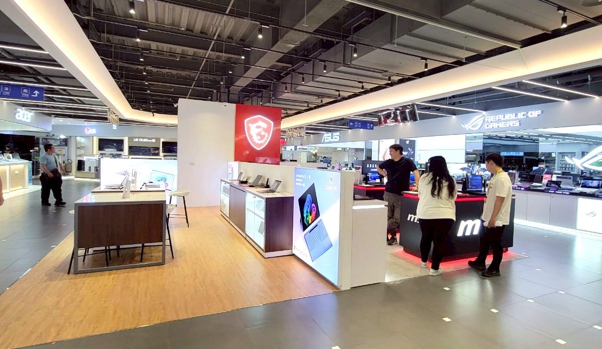 NOVA品牌,NOVA營業時間,NOVA資訊廣場,OPPO,real me,華碩,高雄NOVA,高雄百貨 NOVA品牌,NOVA營業時間,NOVA資訊廣場,OPPO,real me,華碩,高雄NOVA,高雄百貨