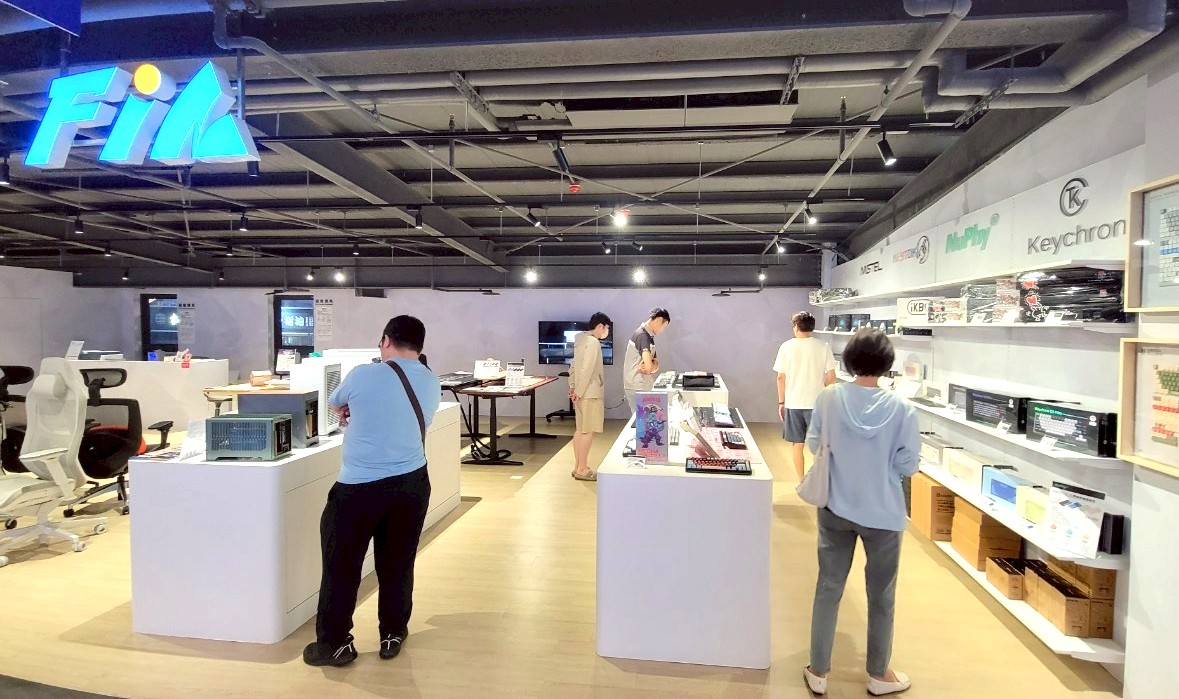 NOVA品牌,NOVA營業時間,NOVA資訊廣場,OPPO,real me,華碩,高雄NOVA,高雄百貨 NOVA品牌,NOVA營業時間,NOVA資訊廣場,OPPO,real me,華碩,高雄NOVA,高雄百貨