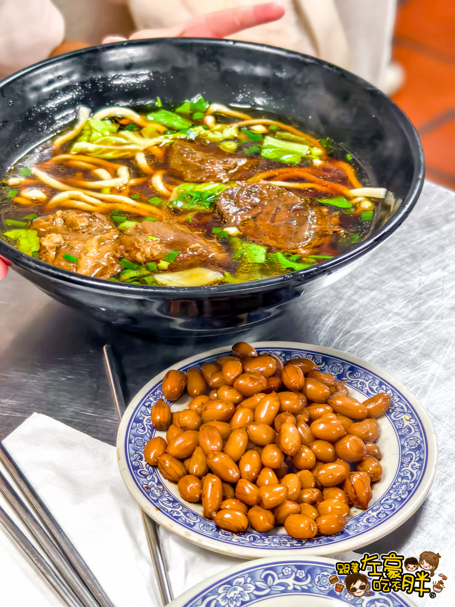 三牛牛肉麵,左營美食,牛肉麵,蓮池潭,高雄美食,龍虎塔