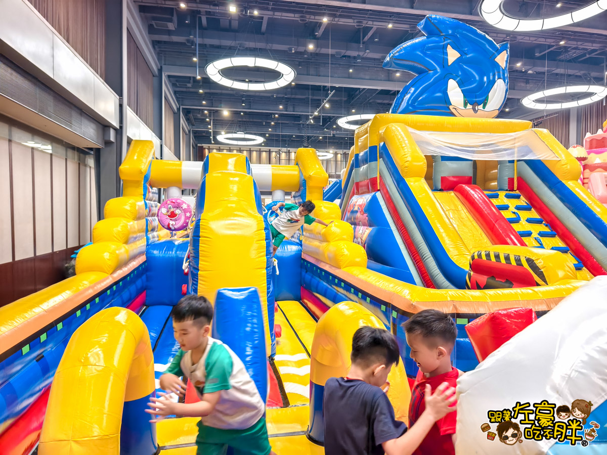 Jumptopia,兒童樂園,室內樂園,左營,新光三越,暑假,氣墊樂園,親子景點,高雄,高雄景點