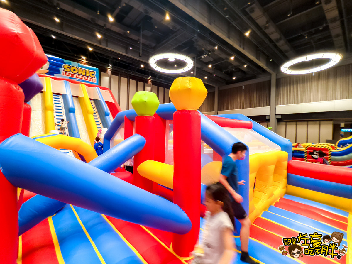 Jumptopia,兒童樂園,室內樂園,左營,新光三越,暑假,氣墊樂園,親子景點,高雄,高雄景點