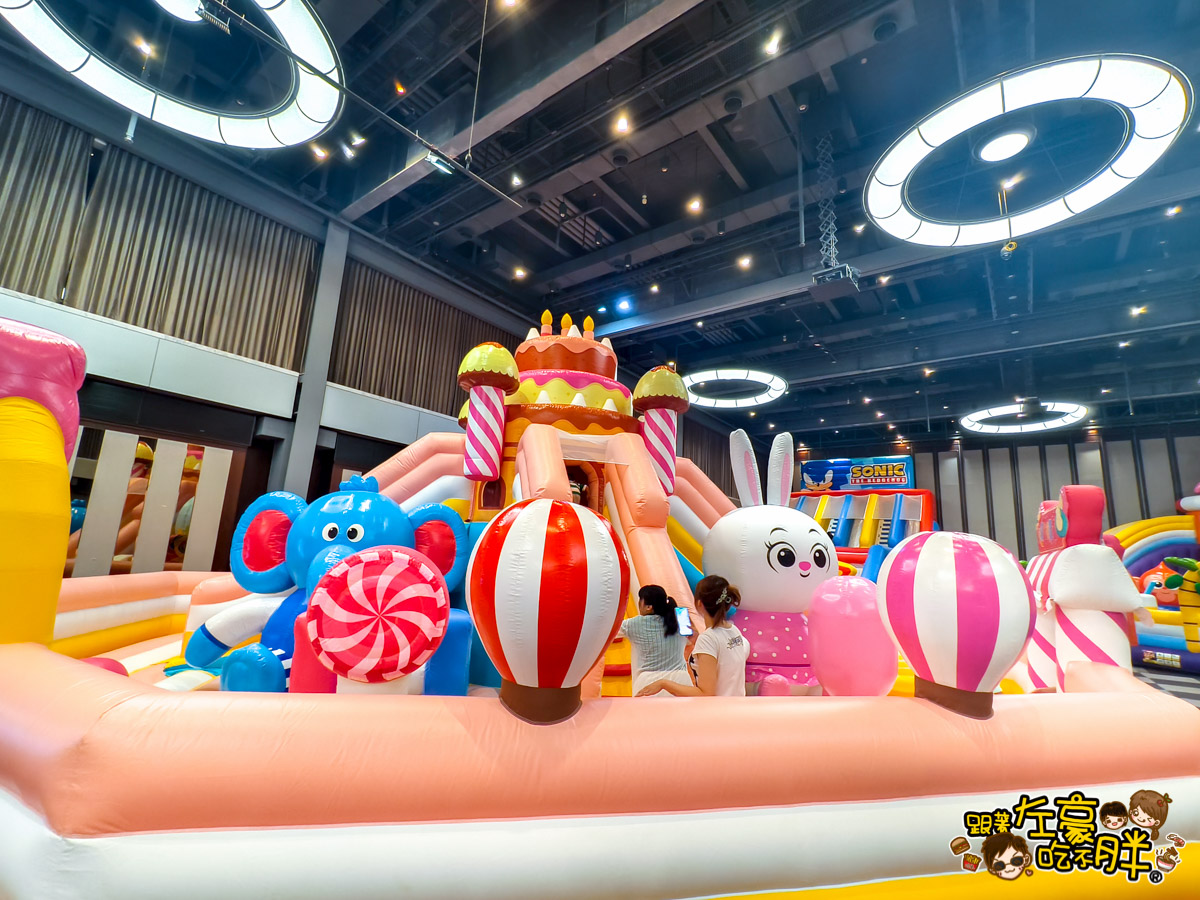 Jumptopia,兒童樂園,室內樂園,左營,新光三越,暑假,氣墊樂園,親子景點,高雄,高雄景點