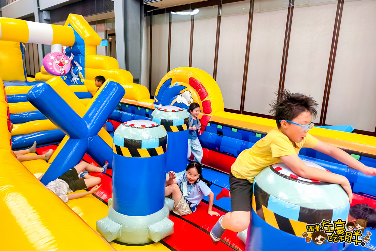 Jumptopia,兒童樂園,室內樂園,左營,新光三越,暑假,氣墊樂園,親子景點,高雄,高雄景點