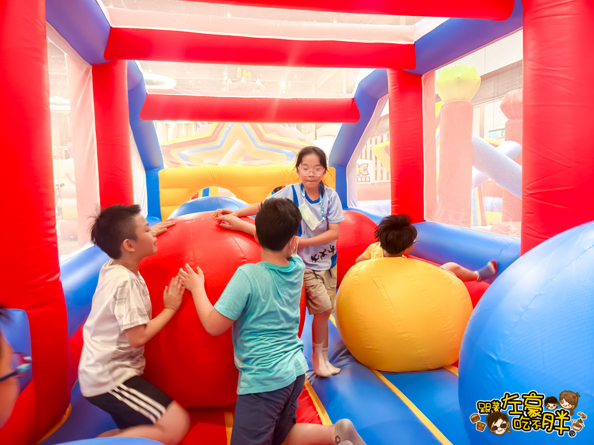Jumptopia,兒童樂園,室內樂園,左營,新光三越,暑假,氣墊樂園,親子景點,高雄,高雄景點