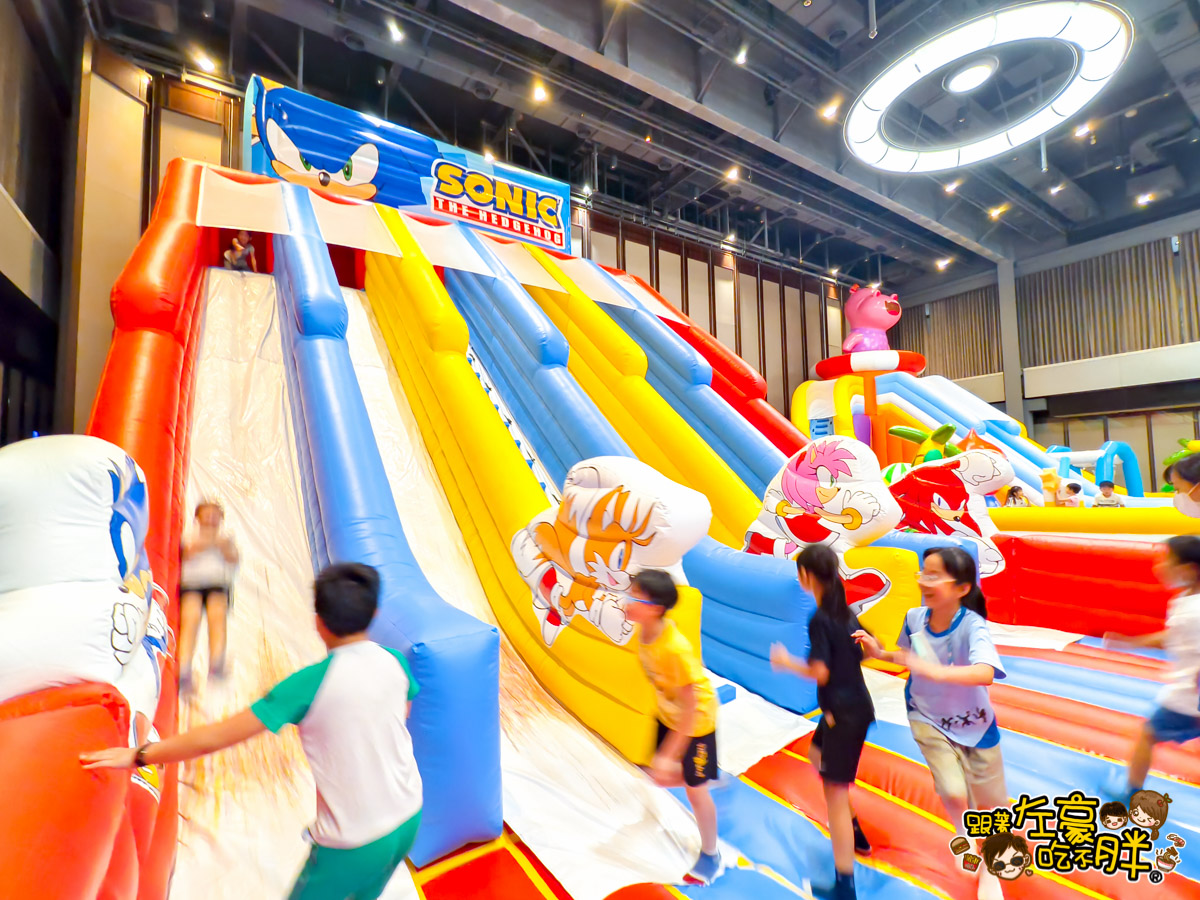 Jumptopia,兒童樂園,室內樂園,左營,新光三越,暑假,氣墊樂園,親子景點,高雄,高雄景點