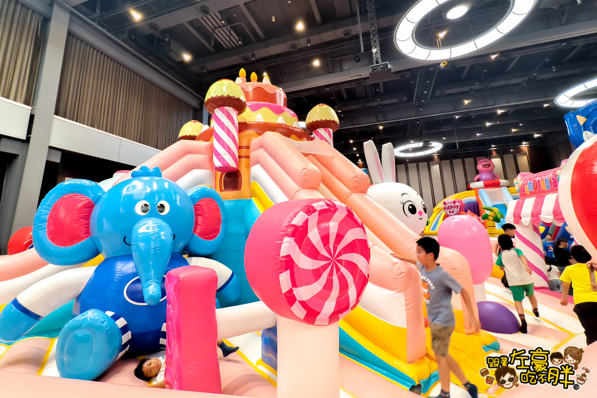 Jumptopia,兒童樂園,室內樂園,左營,新光三越,暑假,氣墊樂園,親子景點,高雄,高雄景點