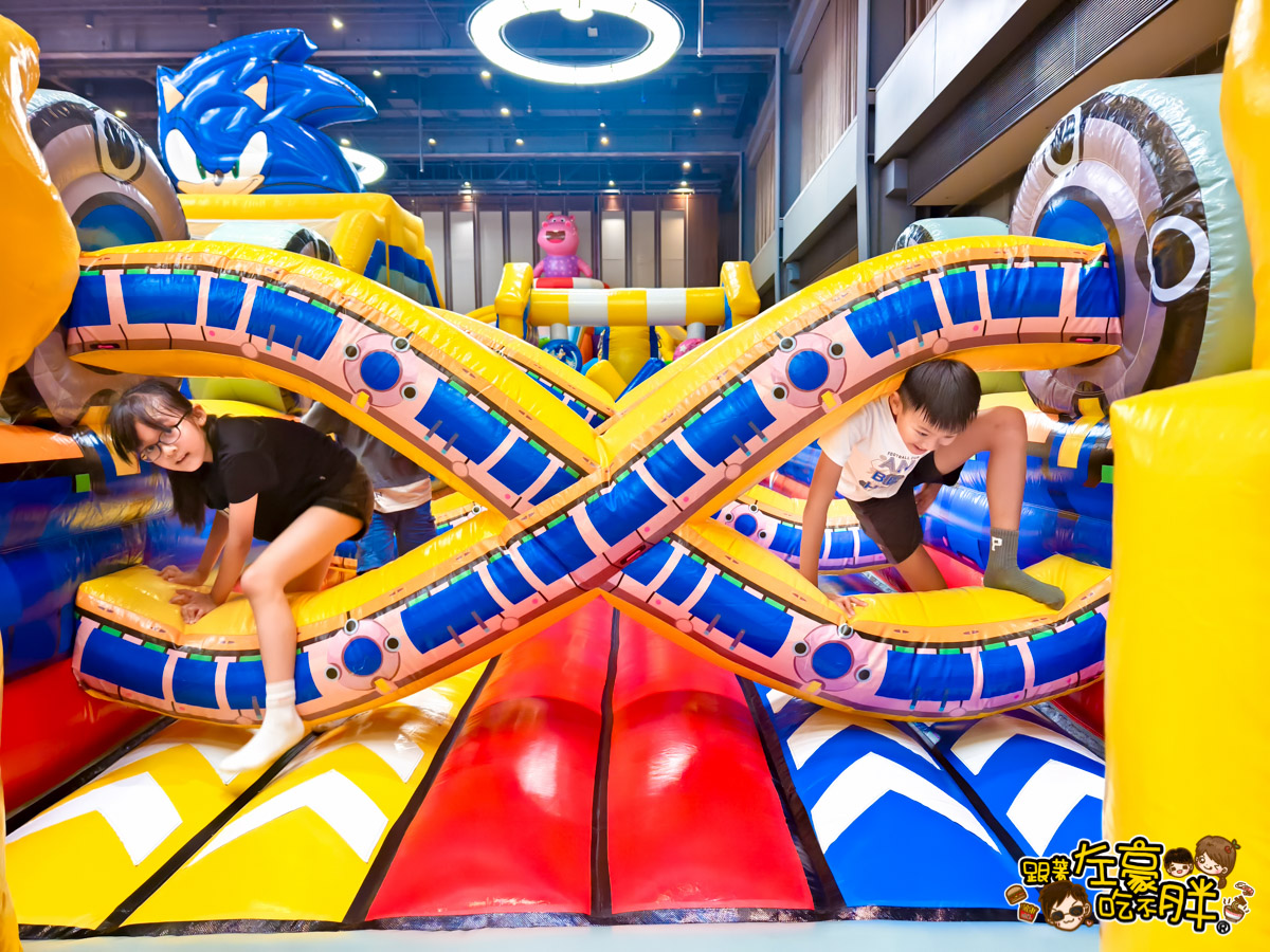 Jumptopia,兒童樂園,室內樂園,左營,新光三越,暑假,氣墊樂園,親子景點,高雄,高雄景點