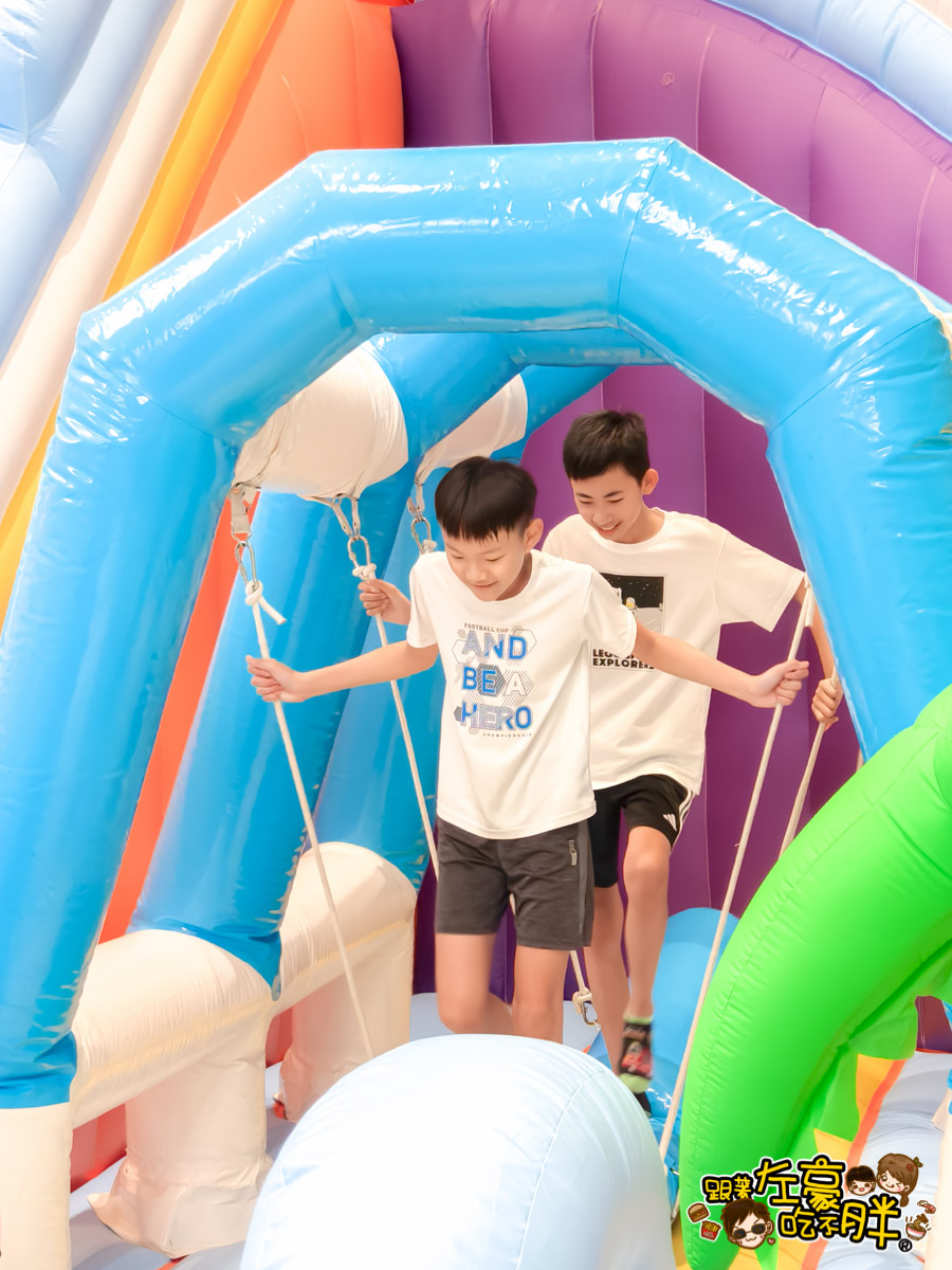 Jumptopia,兒童樂園,室內樂園,左營,新光三越,暑假,氣墊樂園,親子景點,高雄,高雄景點