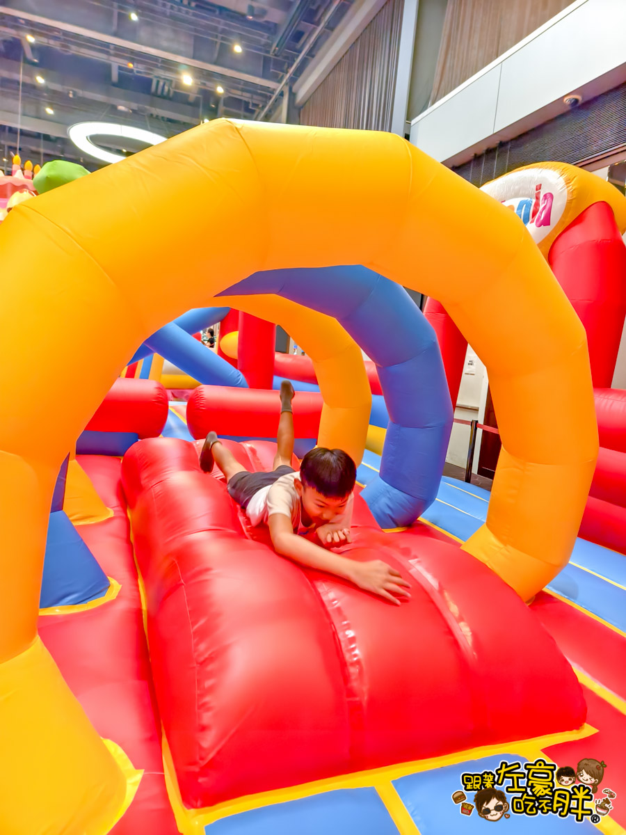 Jumptopia,兒童樂園,室內樂園,左營,新光三越,暑假,氣墊樂園,親子景點,高雄,高雄景點