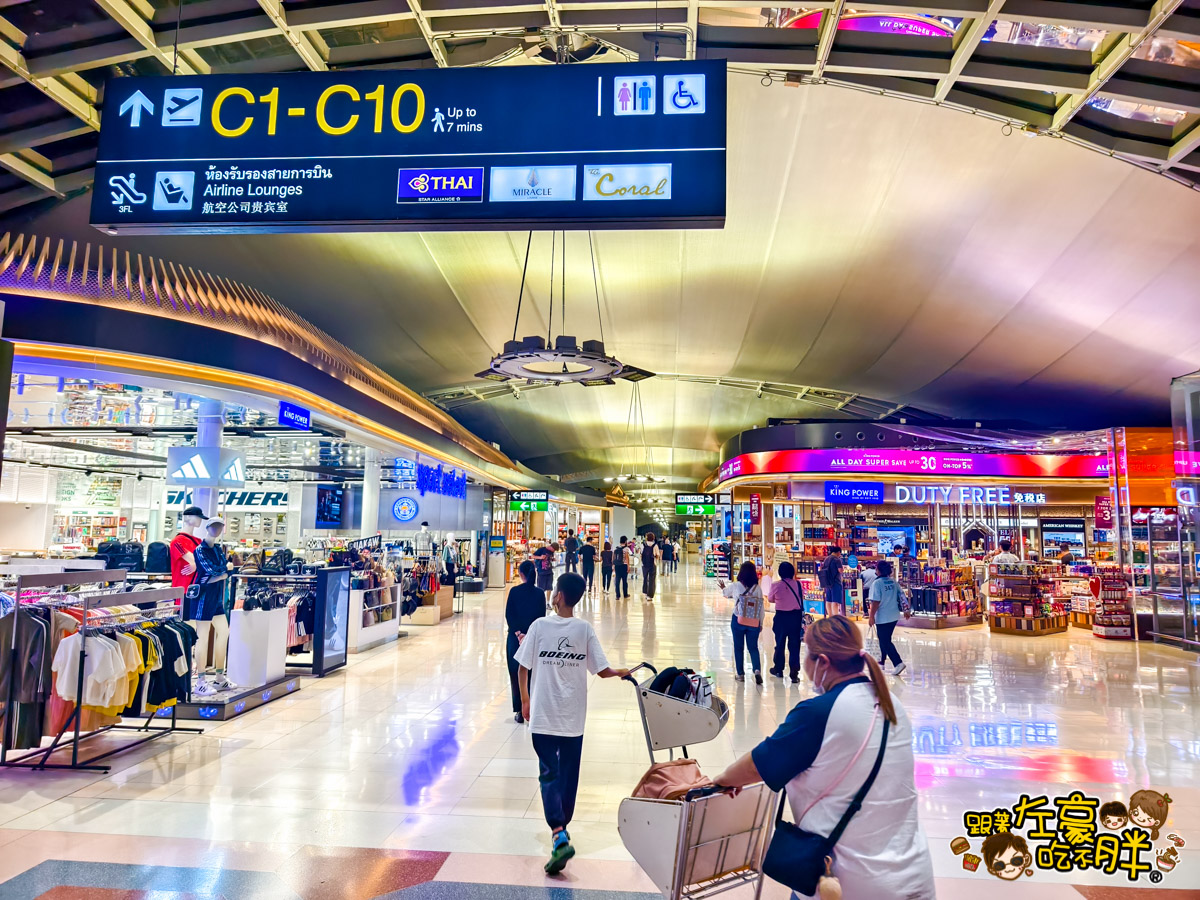 巴黎旅遊,巴黎飛機,戴高樂機場,曼谷機場,歐洲旅遊,法國旅遊,法國航班,泰國航空,泰國轉機,泰航飛機餐,素萬那普機場機場