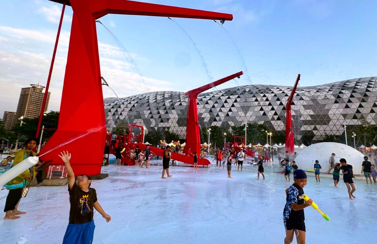 新光碼頭,星光水岸公園,玩水景點,親子景點,親水公園,高雄旅遊,高雄親子公園