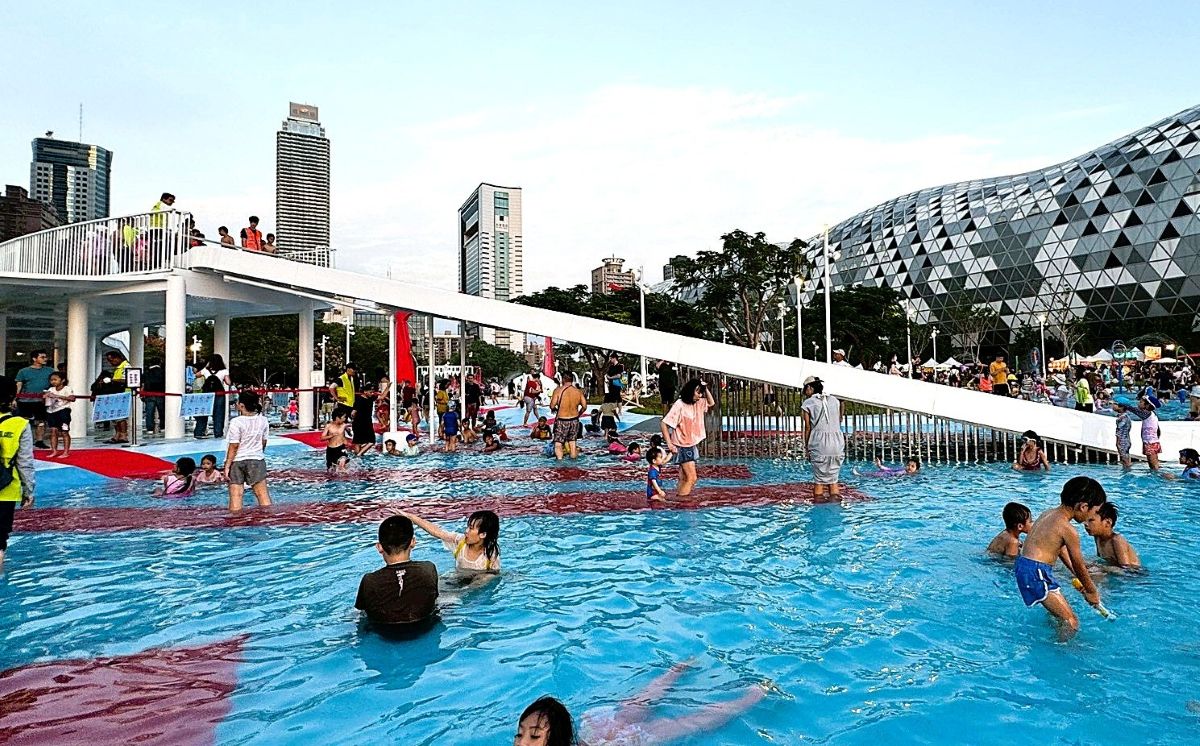 新光碼頭,星光水岸公園,玩水景點,親子景點,親水公園,高雄旅遊,高雄親子公園