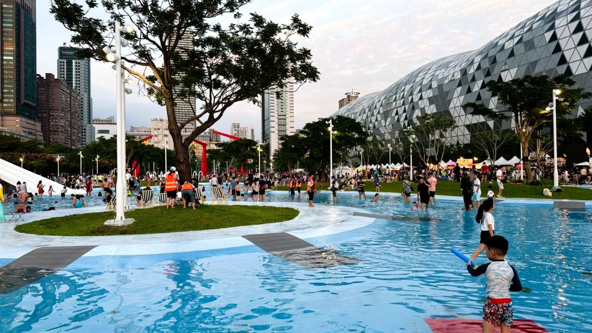 新光碼頭,星光水岸公園,玩水景點,親子景點,親水公園,高雄旅遊,高雄親子公園