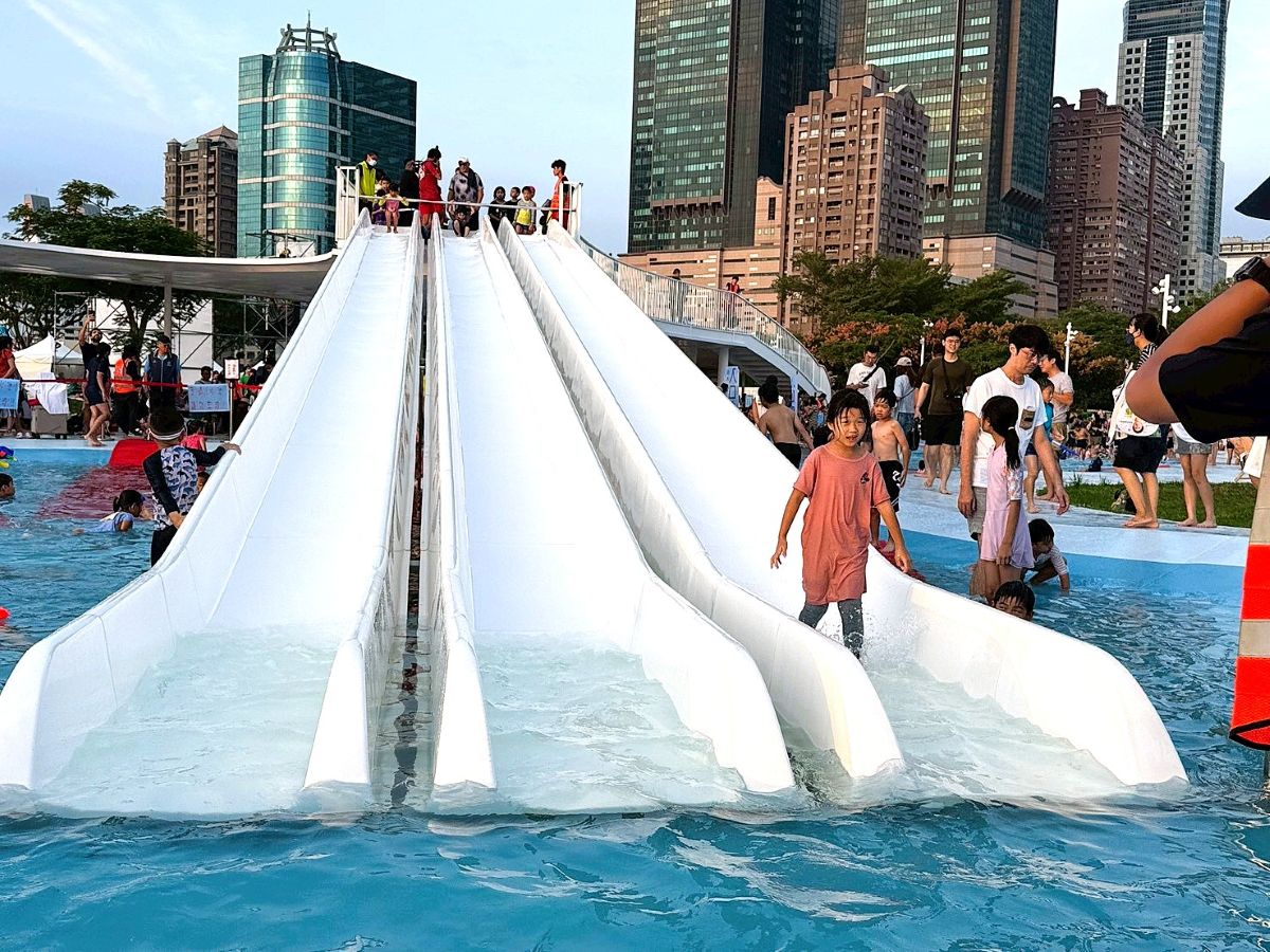 新光碼頭,星光水岸公園,玩水景點,親子景點,親水公園,高雄旅遊,高雄親子公園