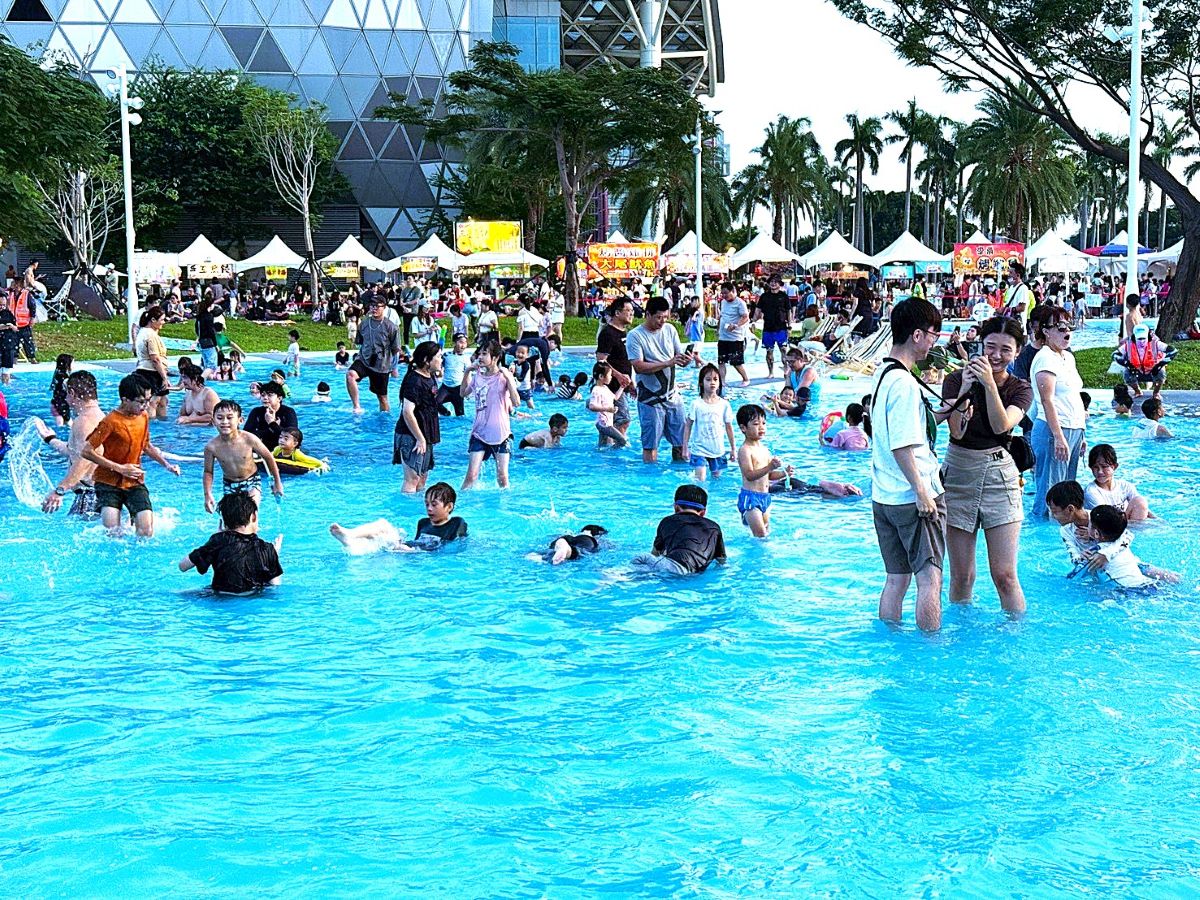新光碼頭,星光水岸公園,玩水景點,親子景點,親水公園,高雄旅遊,高雄親子公園