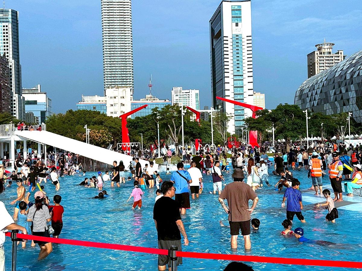 新光碼頭,星光水岸公園,玩水景點,親子景點,親水公園,高雄旅遊,高雄親子公園 新光碼頭,星光水岸公園,玩水景點,親子景點,親水公園,高雄旅遊,高雄親子公園