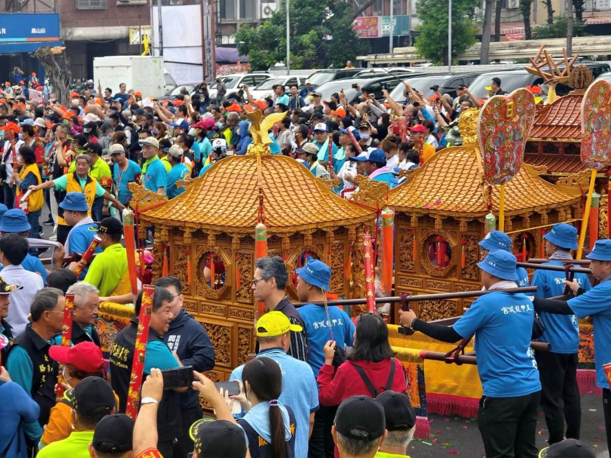 白沙屯媽祖,粉紅超跑,高雄景點