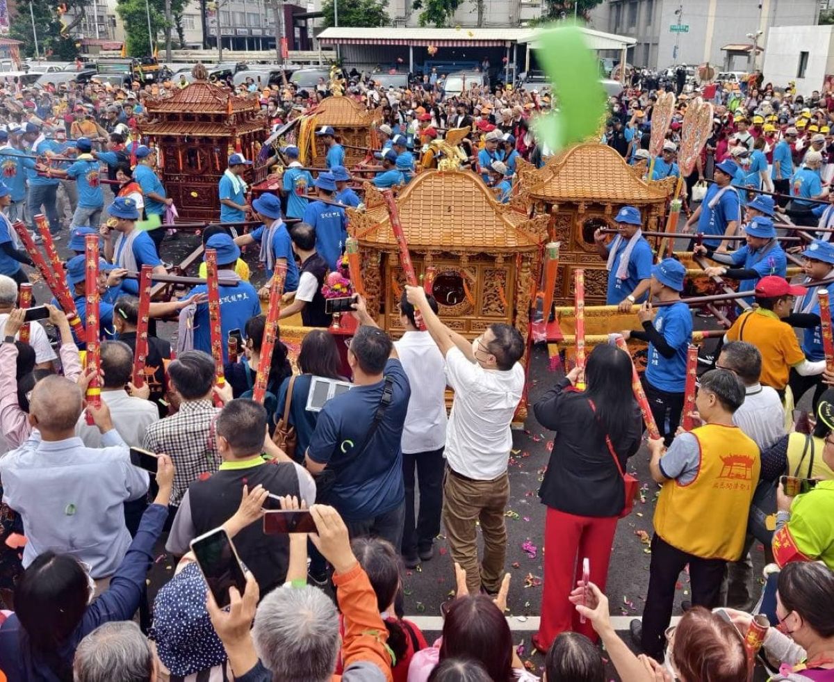 白沙屯媽祖,粉紅超跑,高雄景點