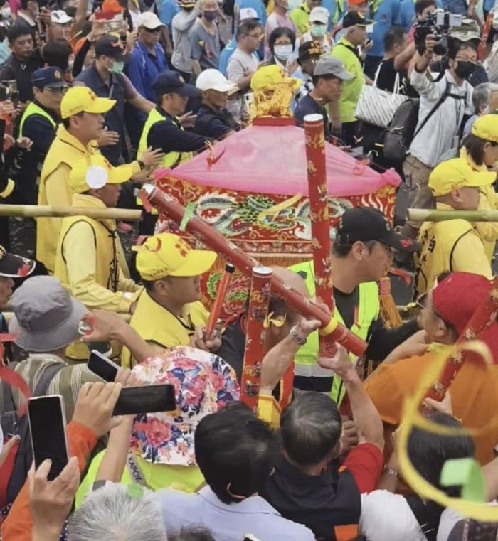 白沙屯媽祖,粉紅超跑,高雄景點