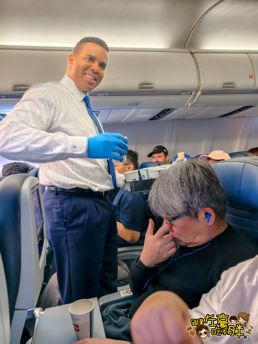日本旅遊,日本自由行推薦,東京機場,聯合航空,聯合航空座位,飛機餐,高雄東京飛機,高雄機場