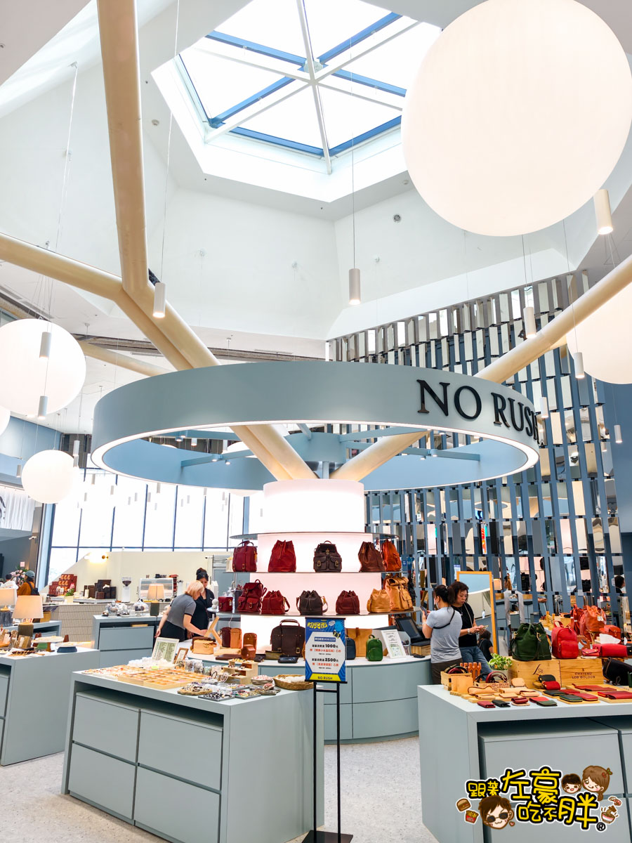 Focus13,FOCUS13珊瑚廣場,伯虎在二樓,光榮碼頭,堯平,林百貨,珊瑚廣場,高雄景點,高雄流行音樂中心,高雄百貨,高雄購物中心