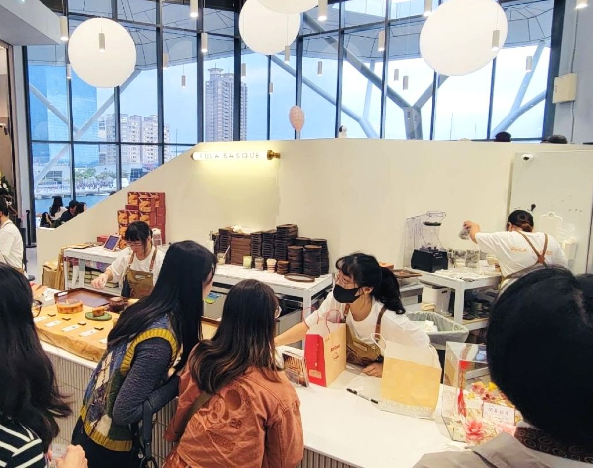 Focus13,FOCUS13珊瑚廣場,伯虎在二樓,光榮碼頭,堯平,林百貨,珊瑚廣場,高雄景點,高雄流行音樂中心,高雄百貨,高雄購物中心