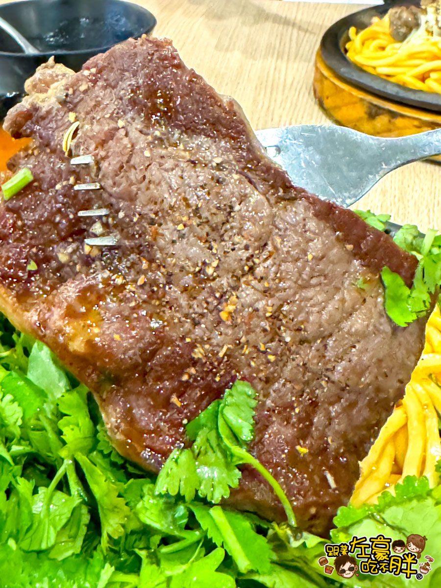 勝利新村,勝利星村美食,吃到飽,屏東牛排,屏東美食,愛食記,牛排推薦,自助吧,鐵板麵,雞排推薦,香菜