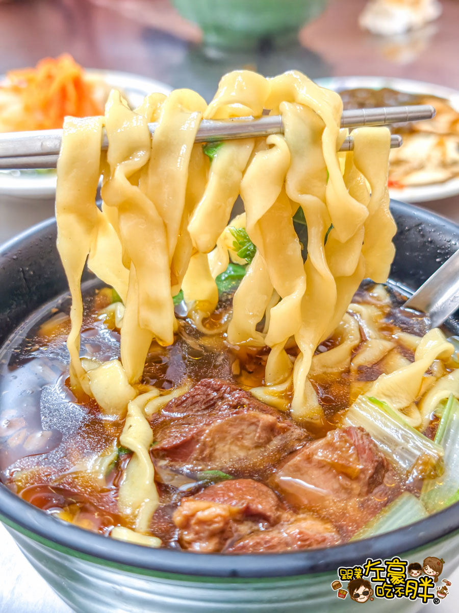 小陽春麵館,牛肉麵,高雄小吃,高雄美食,麵店