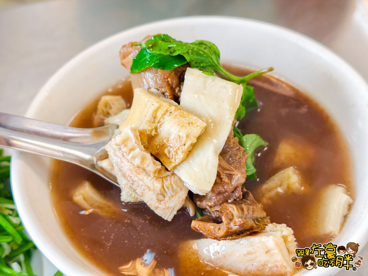802醫院,中餐,熱炒,牛肉,牛肉湯,衛武營美食,高雄清真潮州牛雜餐廳,高雄清真潮州牛雜餐廳菜單,高雄美食