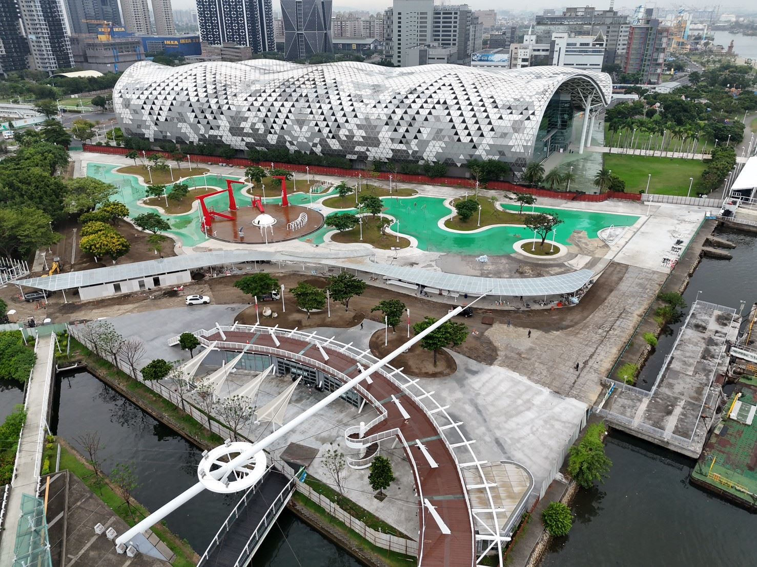 新光碼頭,星光水岸公園,玩水景點,親子景點,親水公園,高雄旅遊,高雄親子公園