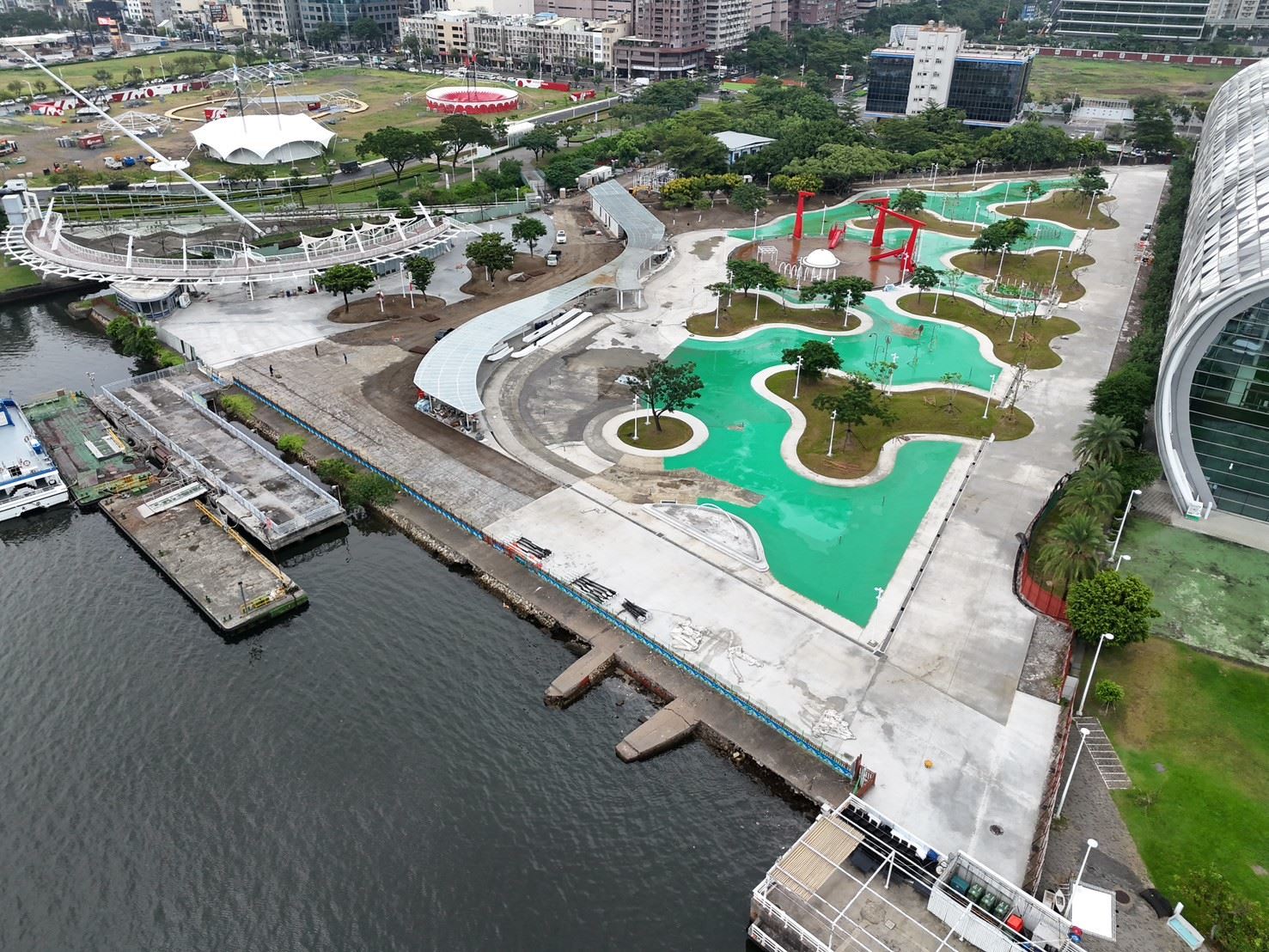 新光碼頭,星光水岸公園,玩水景點,親子景點,親水公園,高雄旅遊,高雄親子公園