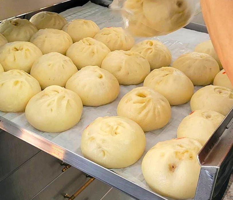 網站近期文章：高雄中正手工肉包~40年手工包子,領號碼牌買包子,4小時就賣光,高雄小吃推薦