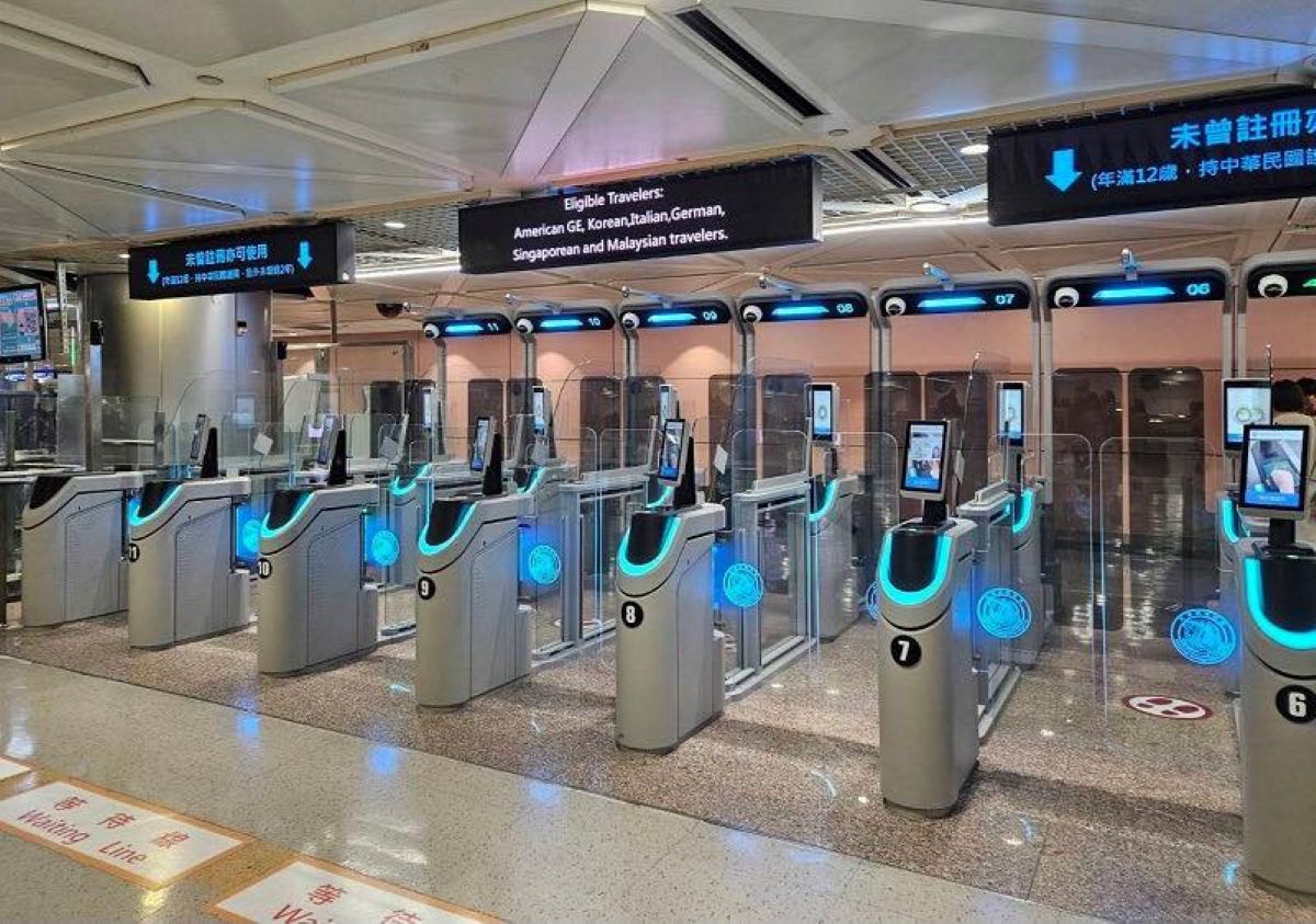 小港機場快速通關,快速通關,快速通關期限,快速通關查詢,快速通關申請地點,快速通關申請桃園機場,快速通關線上申請,松山機場,桃園機場,桃園機場快速通關,機場快速通關,機場快速通關申請時間,機場自動通關,機場自動通關申請,自動查驗通關申請,自動通關,自動通關線上申請,護照申請