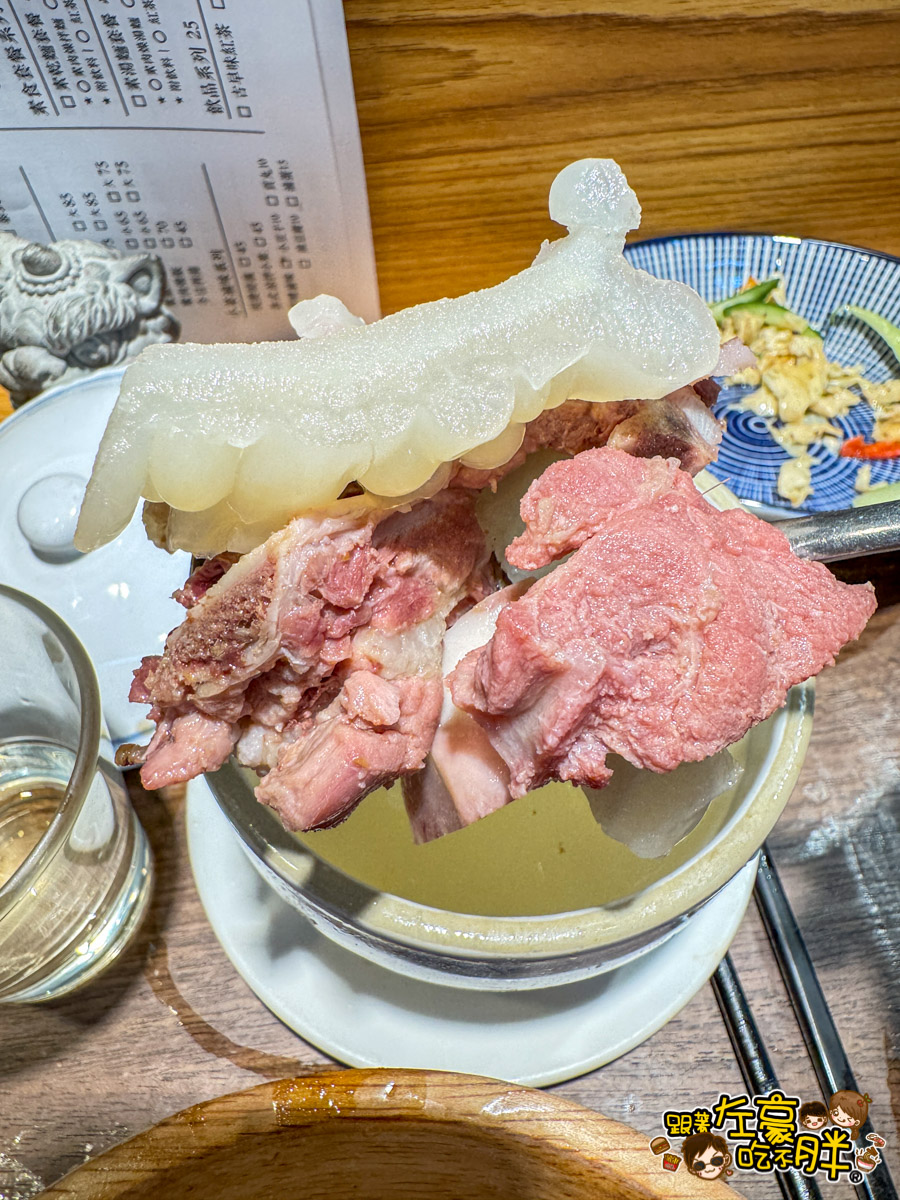 乾麵,市場,王煮麵,王煮麵菜單,鍋燒意麵,高雄小吃,高雄美食,龍華市場,龍華市場王煮麵