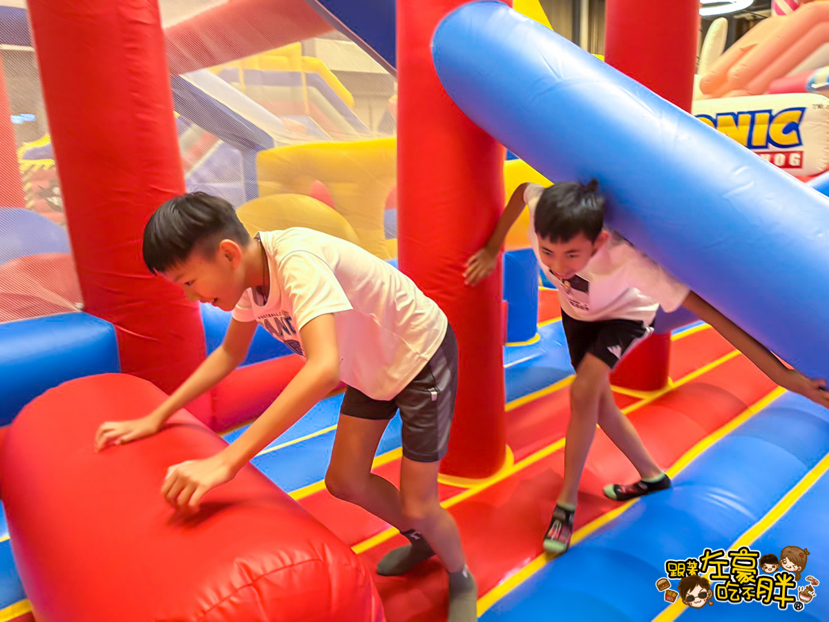 Jumptopia,兒童樂園,室內樂園,左營,新光三越,暑假,氣墊樂園,親子景點,高雄,高雄景點