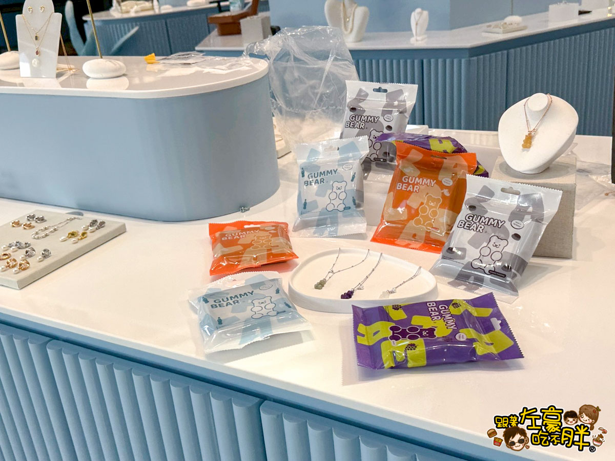 FOCUS13珊瑚廣場,光榮碼頭,高雄景點,高雄流行音樂中心,高雄百貨,高雄購物中心