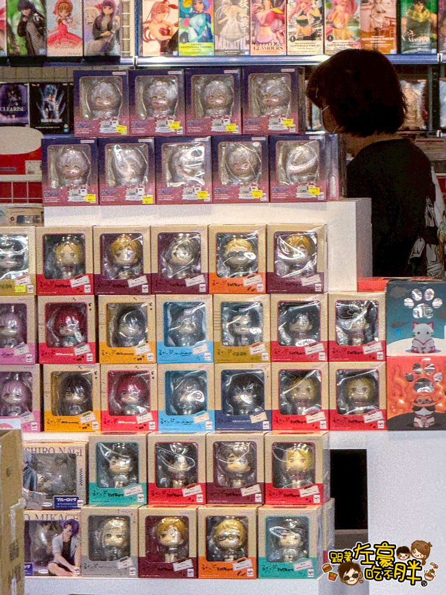 FOCUS13珊瑚廣場,光榮碼頭,高雄景點,高雄流行音樂中心,高雄百貨,高雄購物中心